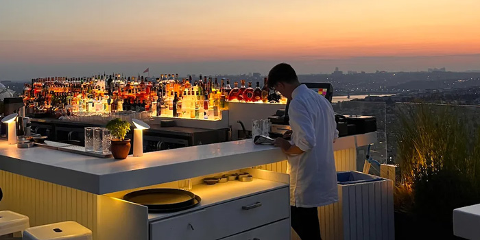 Istanbul: Sunset Cocktails with Local Touches Illustration